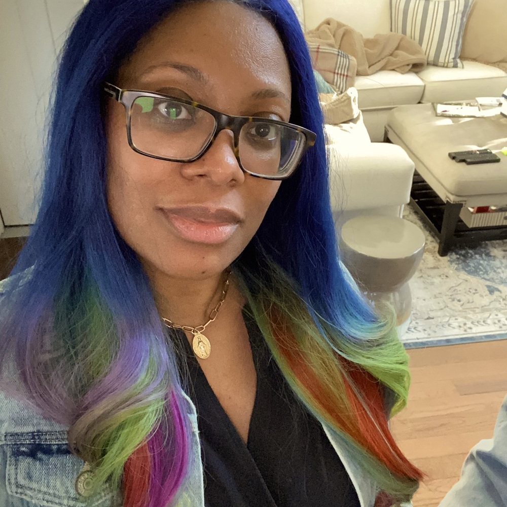 Meet your Posher, Danyelle